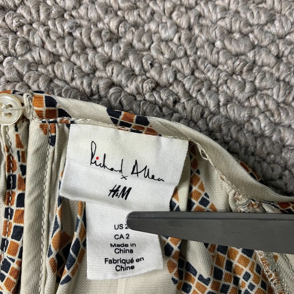 Richard‎ Allen X H&M Womens Blouse Size 2 White Patterned Print Long Sleeves - Picture 6 of 9